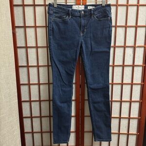 Hollister Super Skinny Low Rise Jeans size 28
